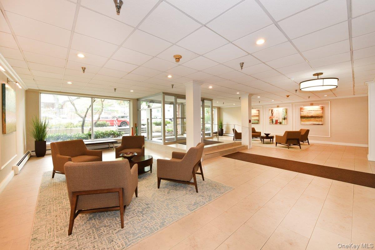 50 HILL PARK Avenue Unit: 1-L