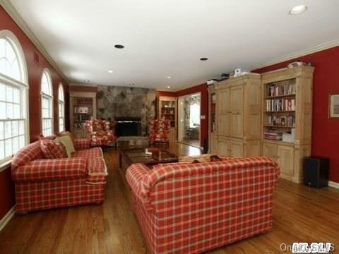 330 Manhasset Woods Road