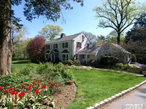 330 Manhasset Woods Road
