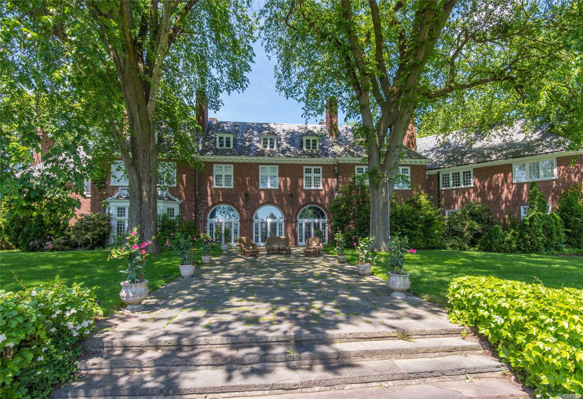 11 Evans Drive