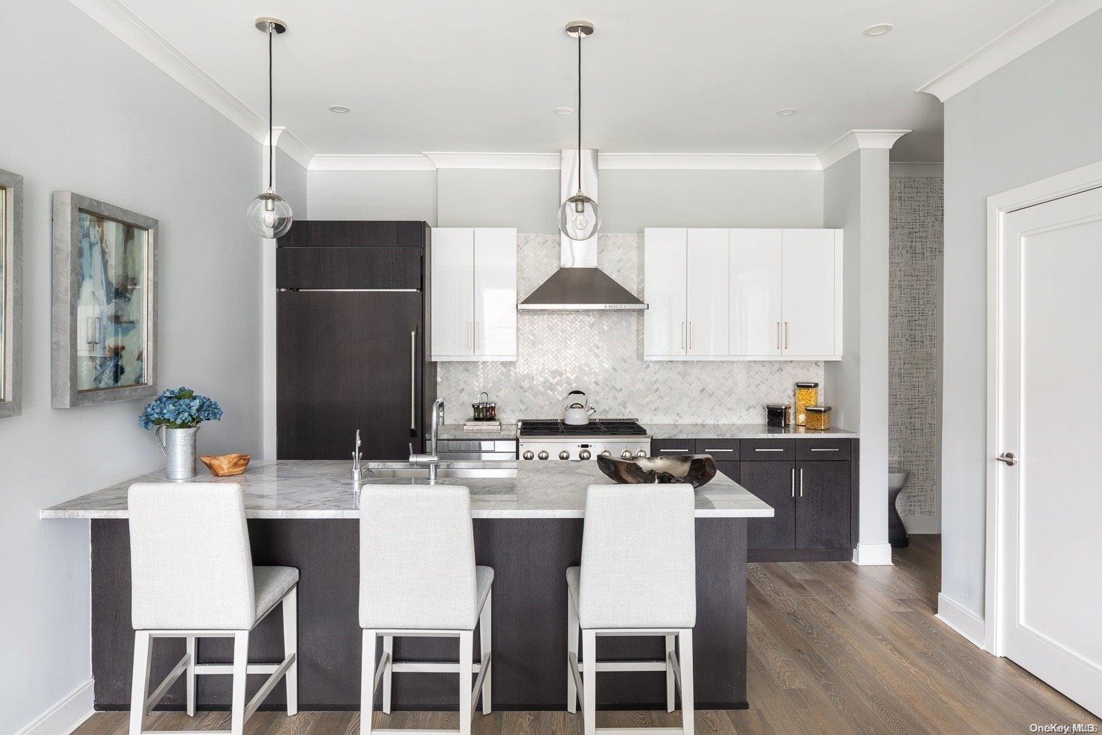 100 Garvies Point Road Unit: 1325