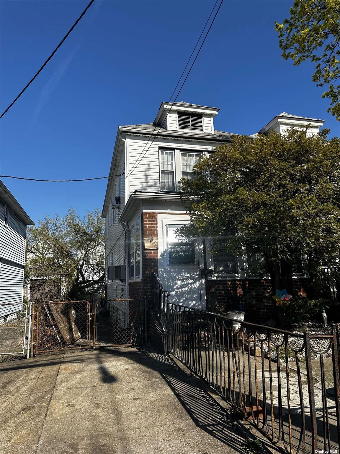 1561 E 53rd Street