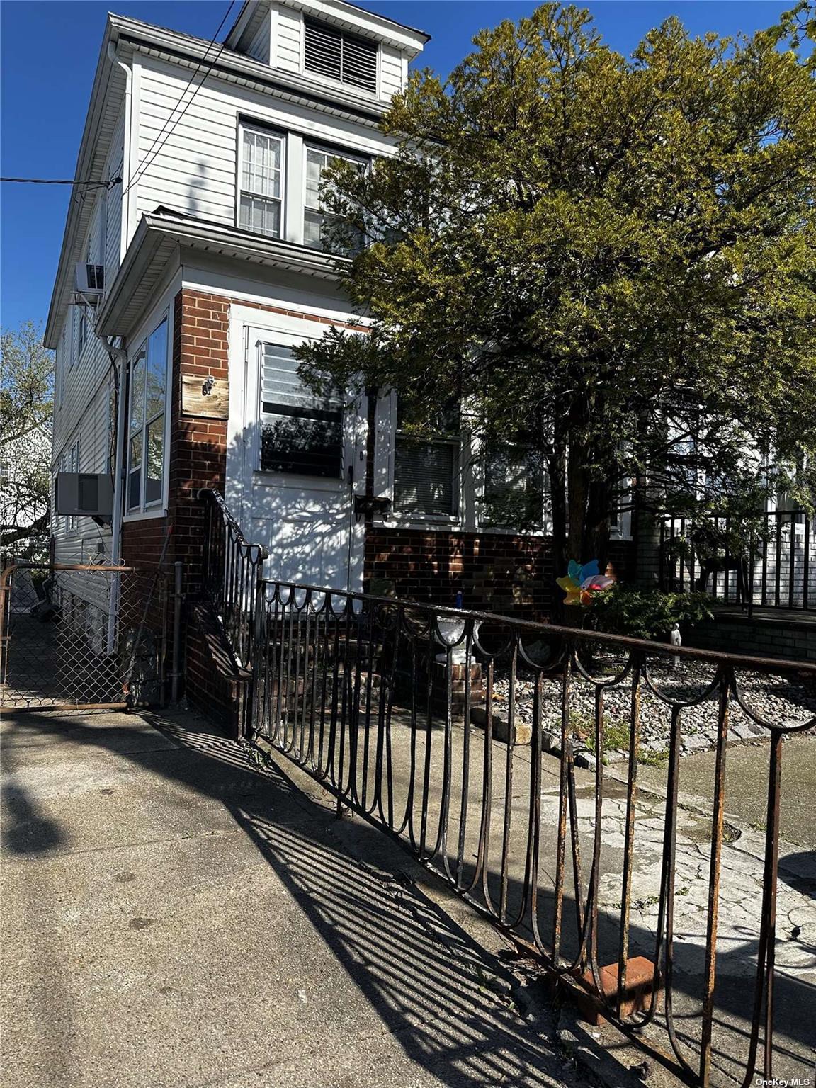 1561 E 53rd Street