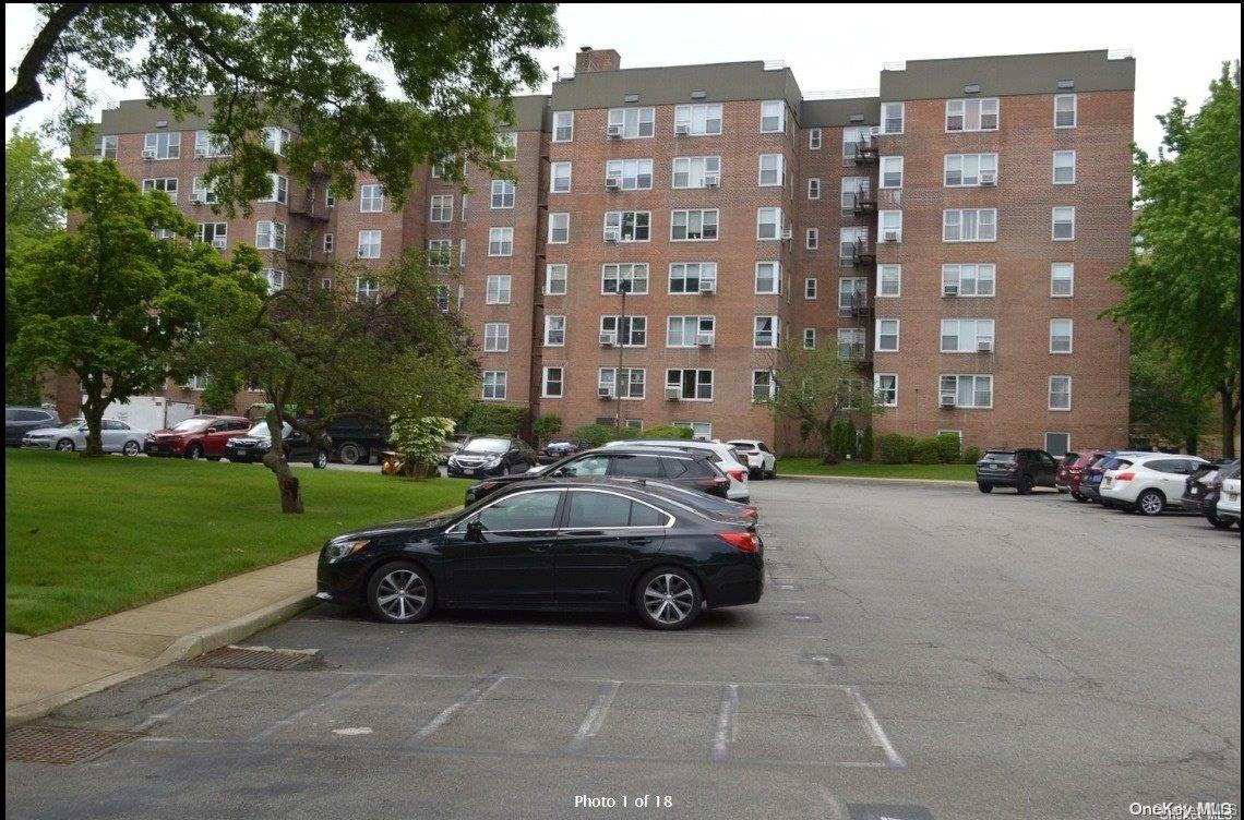 18-50 211 Street Unit: 5D