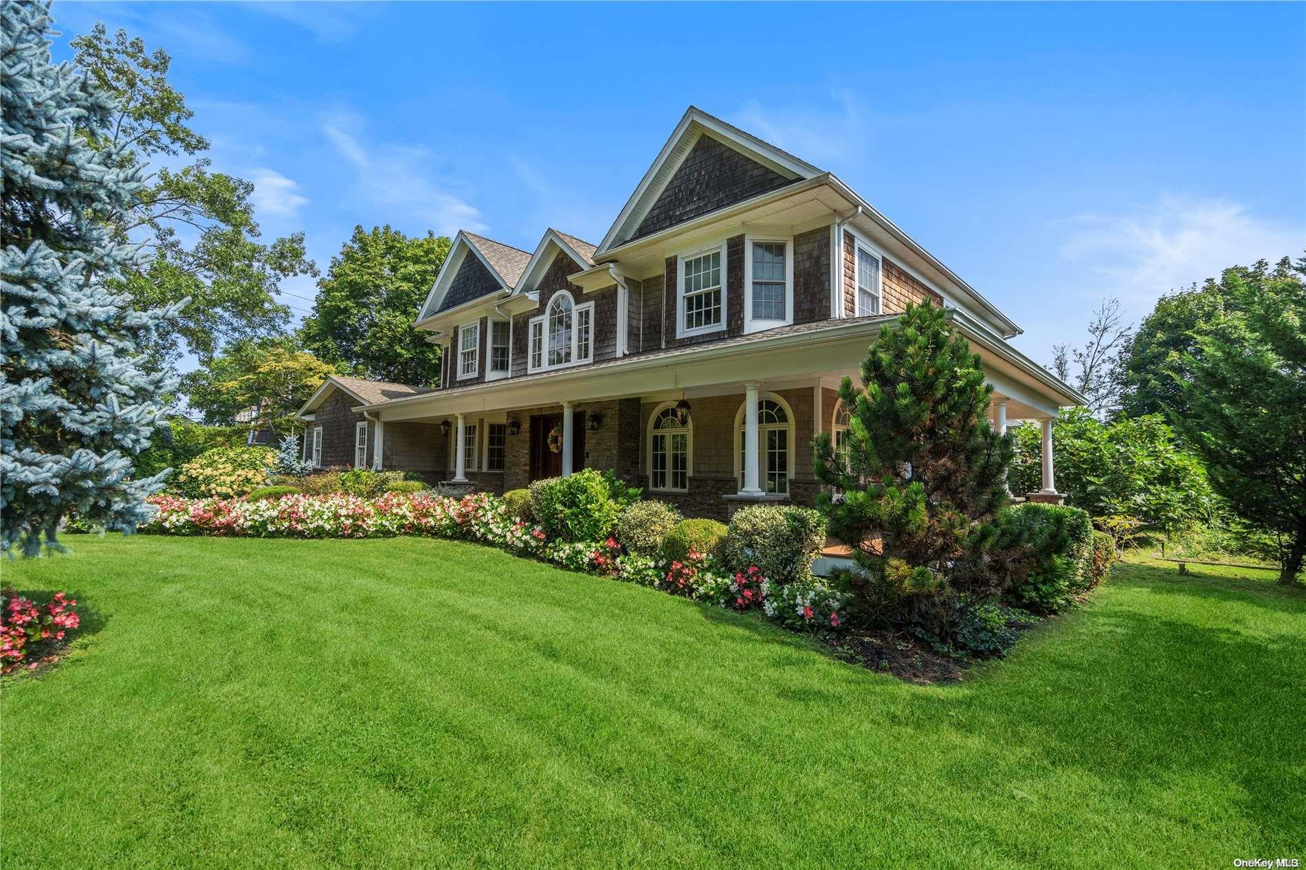 548 Roslyn Road