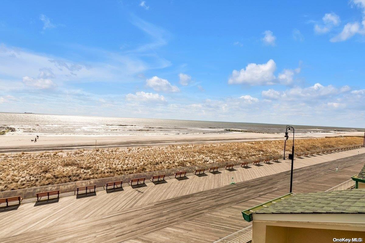 422 Oceanfront Unit: Upper
