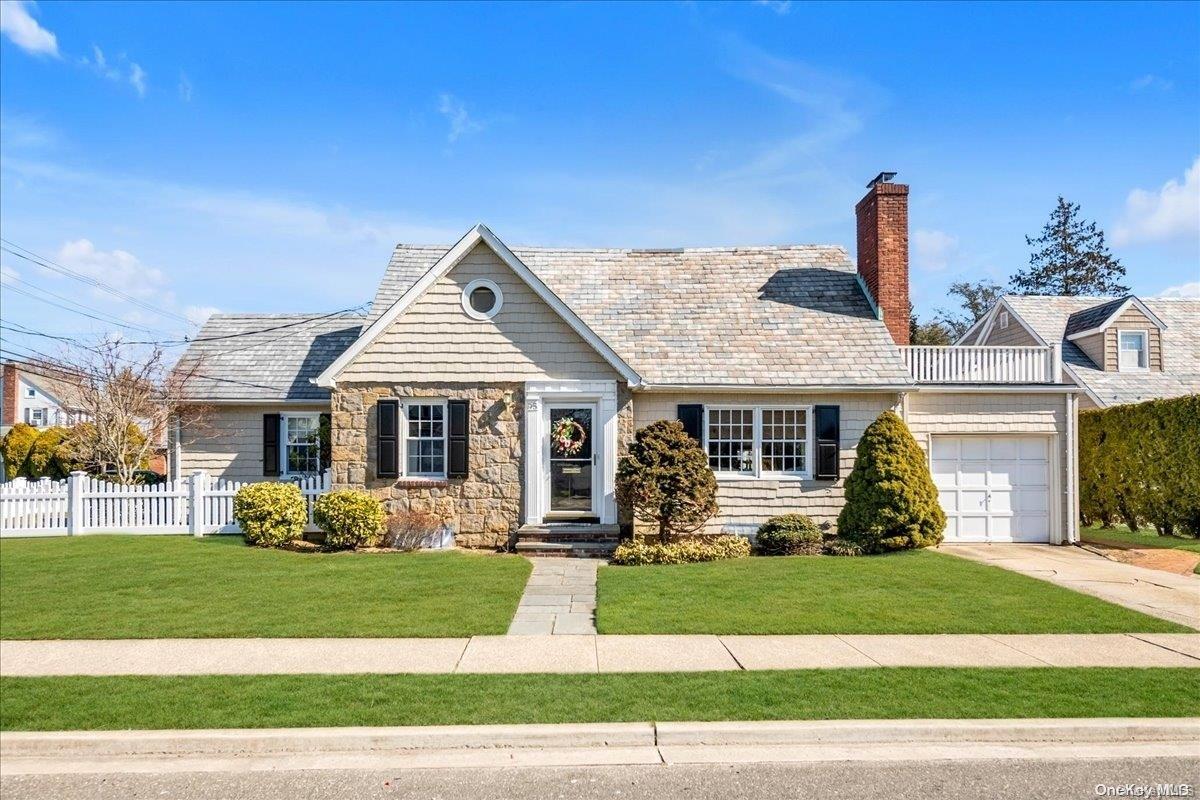 95 Woods Avenue