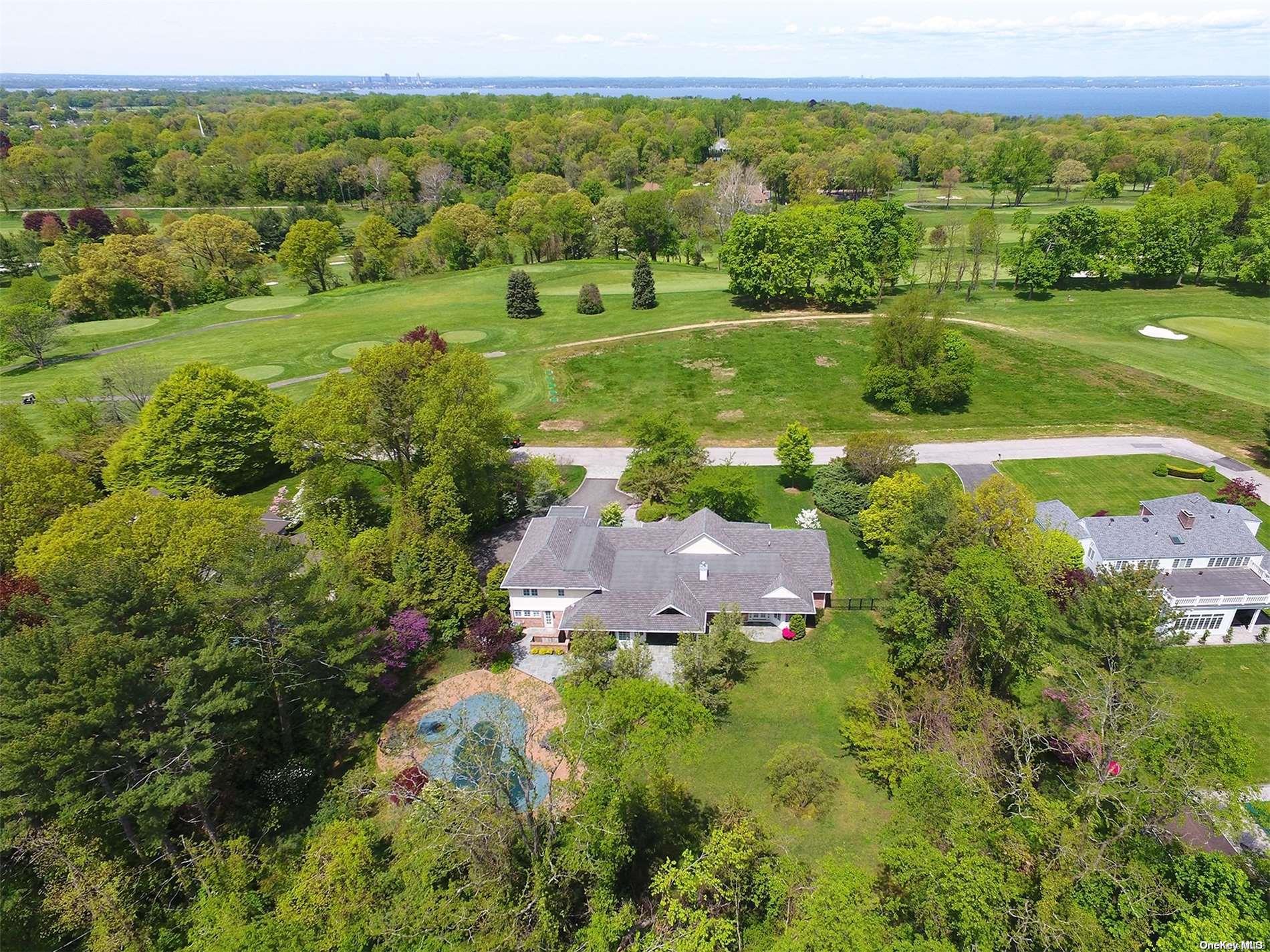 15 Astor Lane