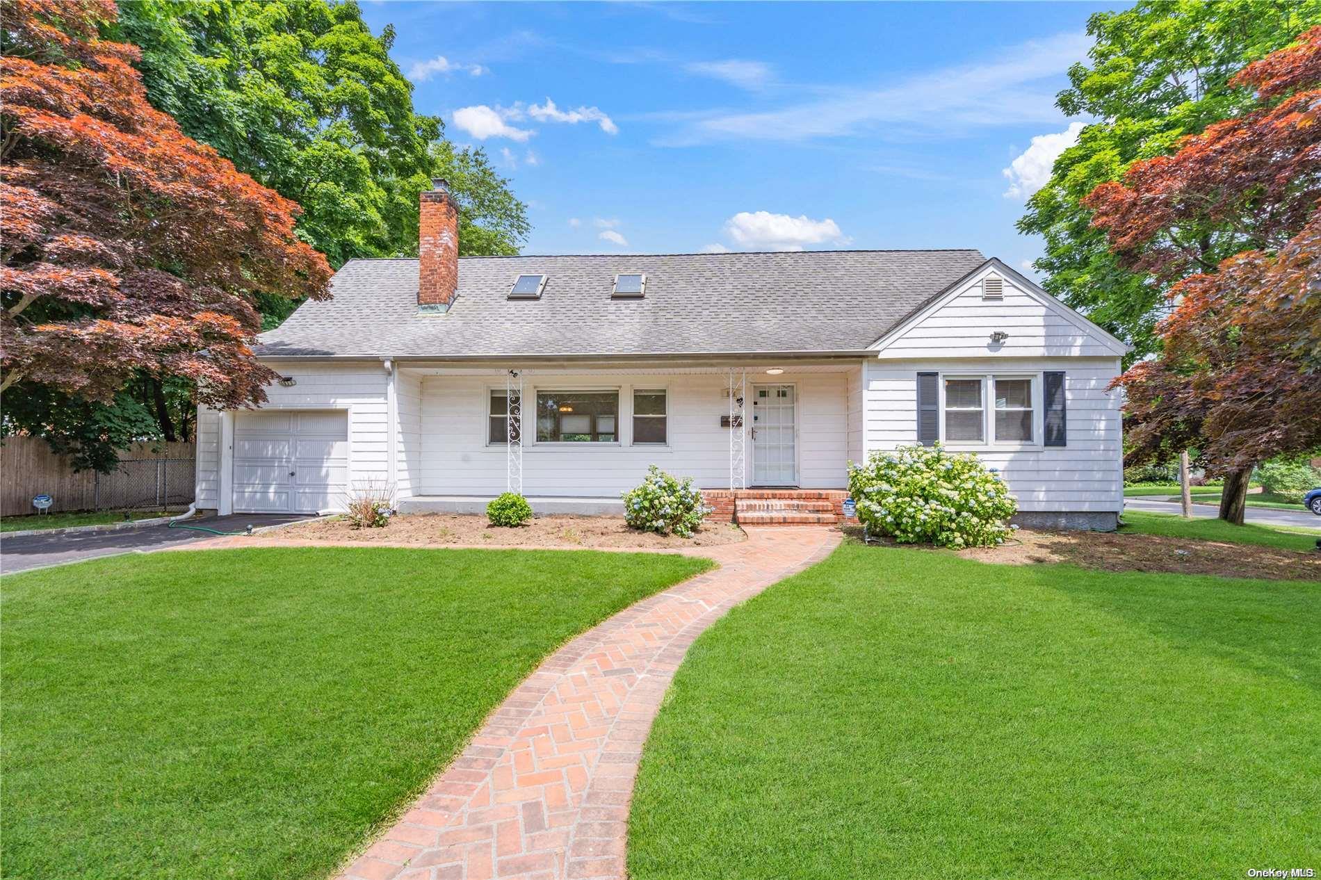 546 Advent Street
