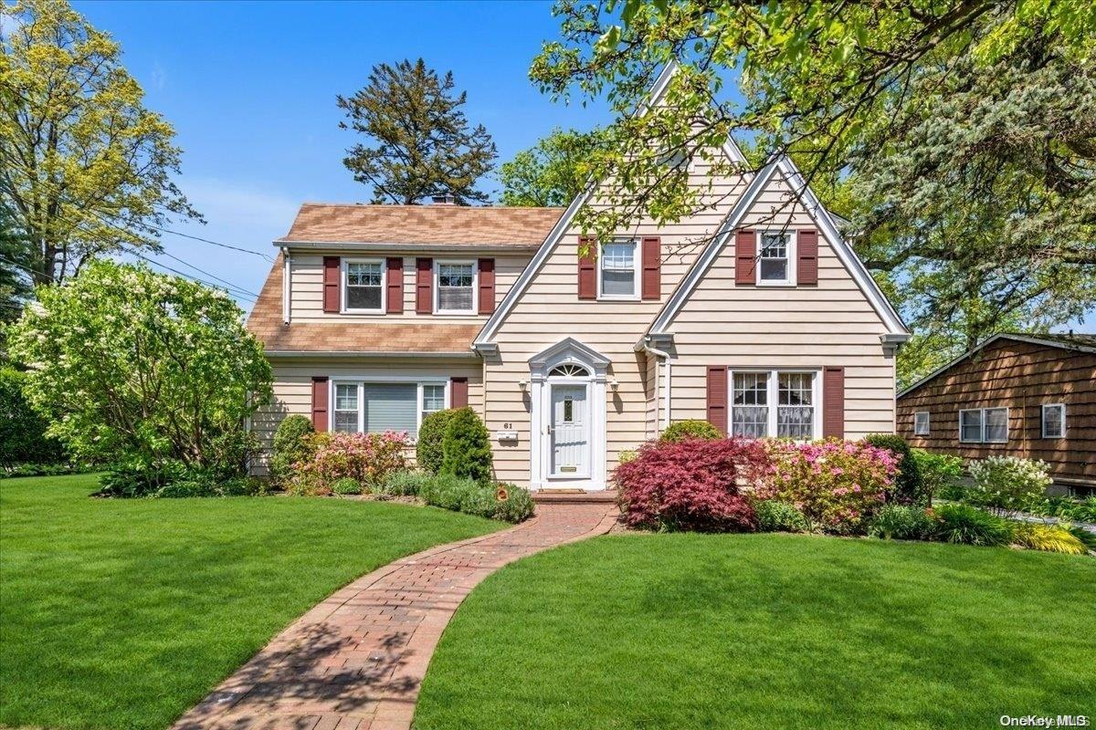 61 Oxford Boulevard