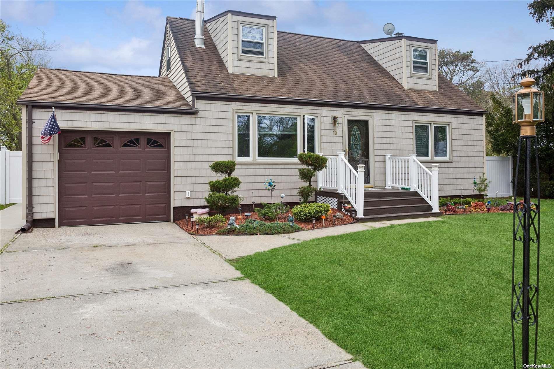 10 Laura Drive