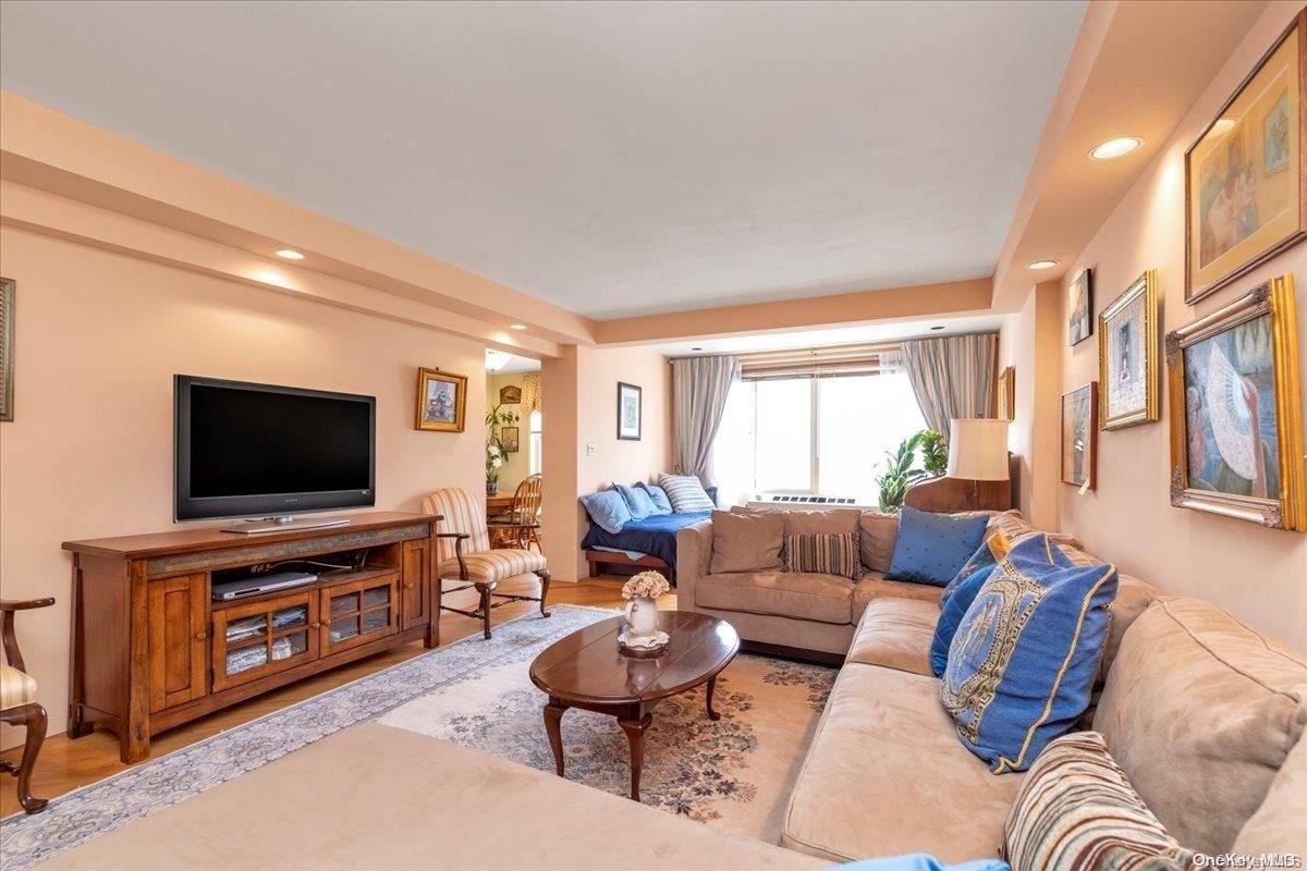 1390 Broadway Unit: 128