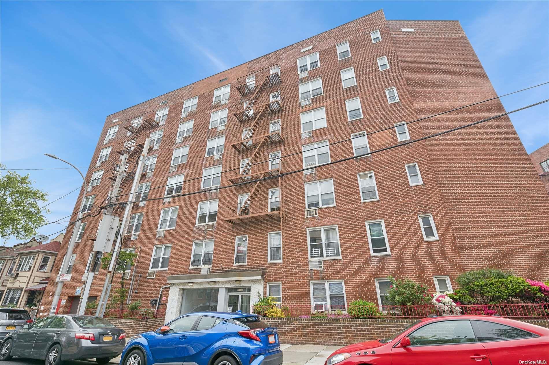 51-33 Goldsmith Street Unit: 3G