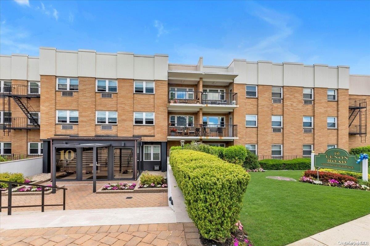 10 Lenox Road Unit: 2G
