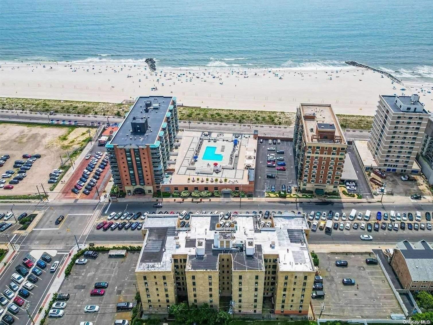 25 W Broadway Unit: 215