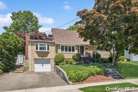 109 Ira Road