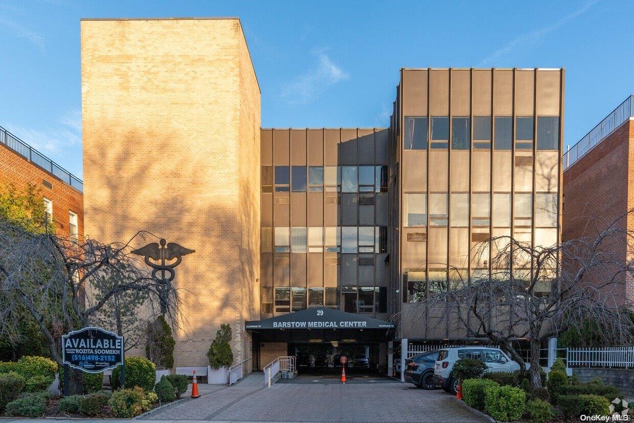 29 Barstow Rd Unit: 200B