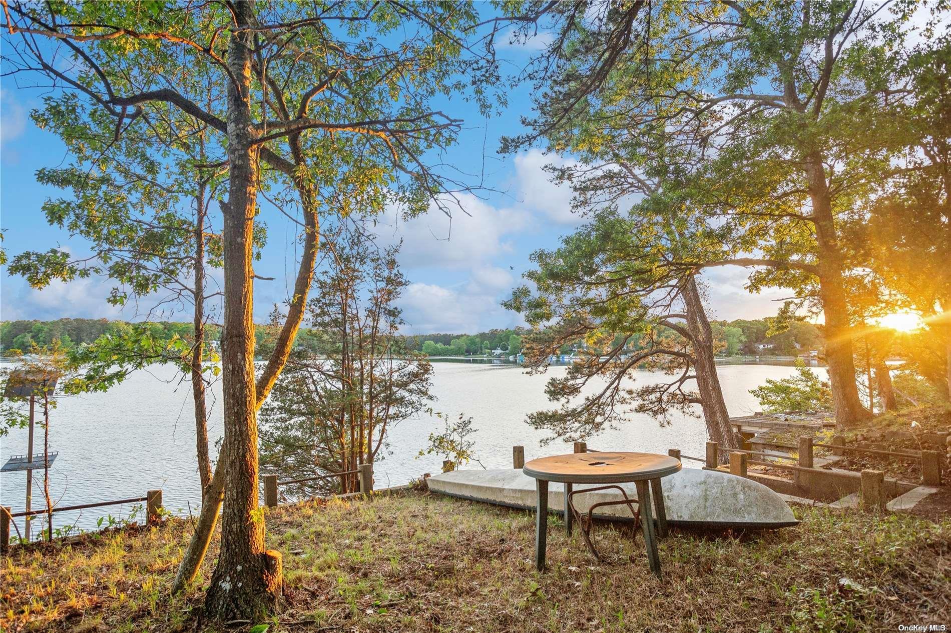15 Lakeside Trail