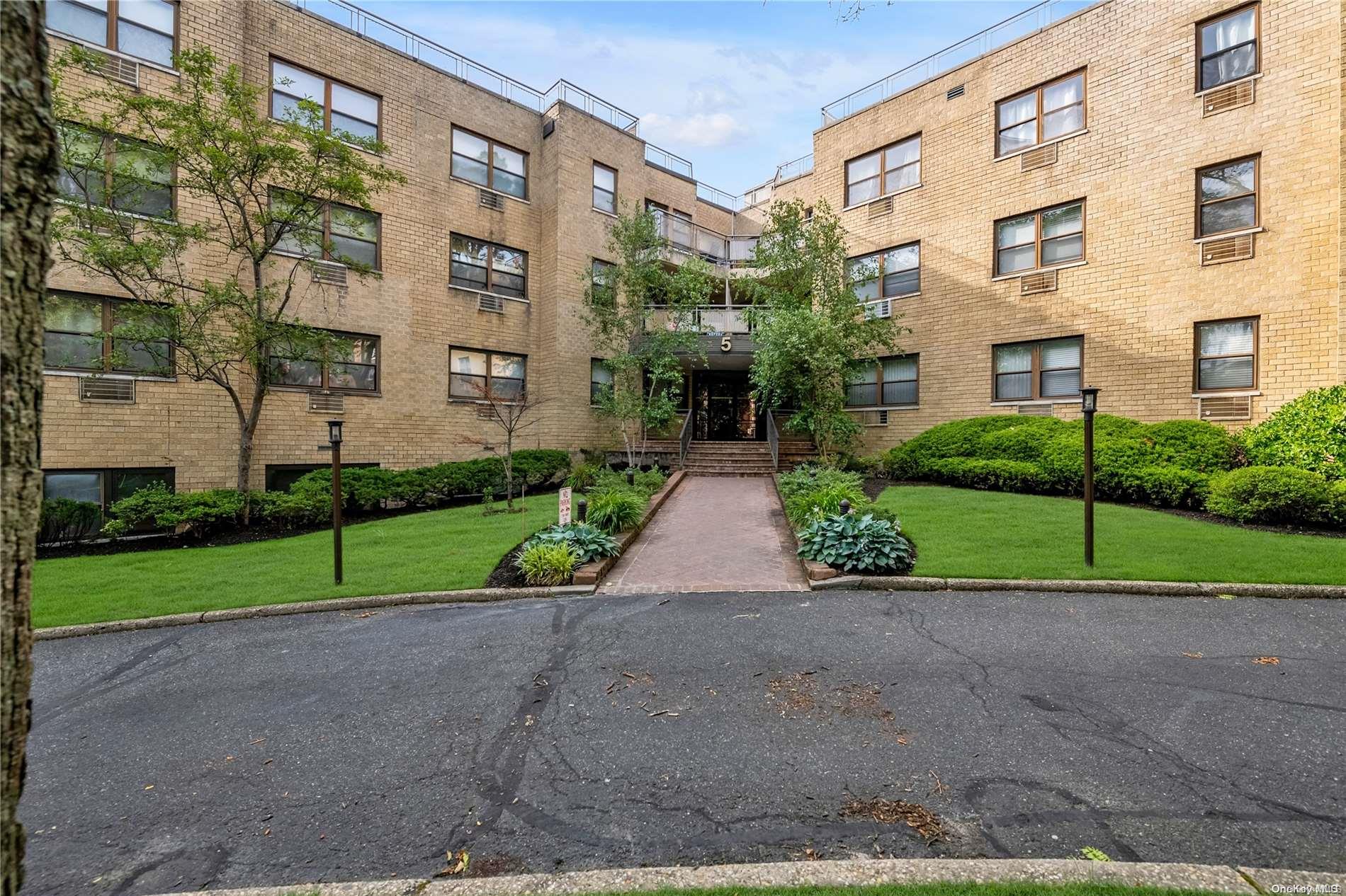 5 Schenck Avenue Unit: 1D