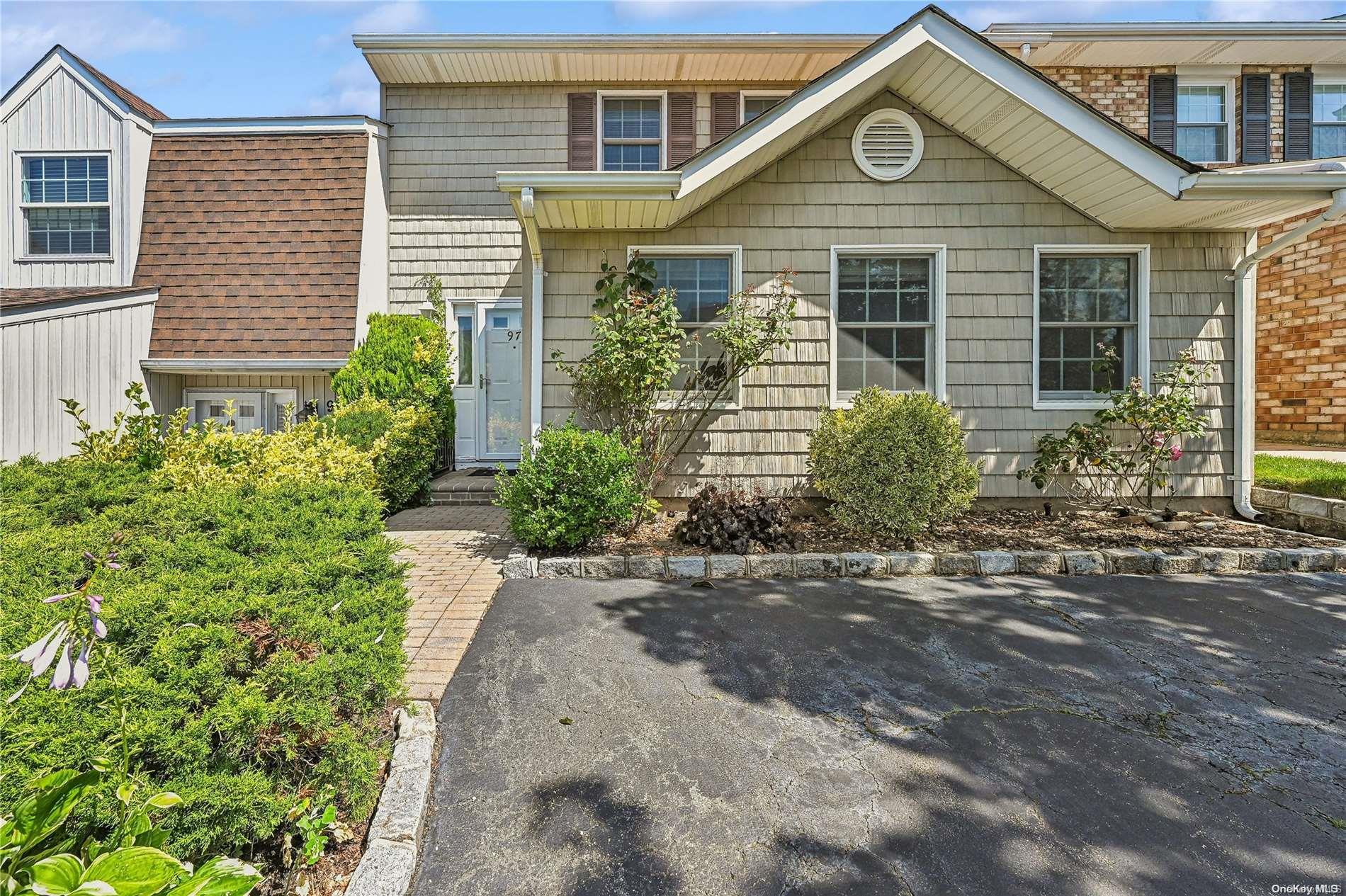 97 Woodlake Drive W Unit: 97
