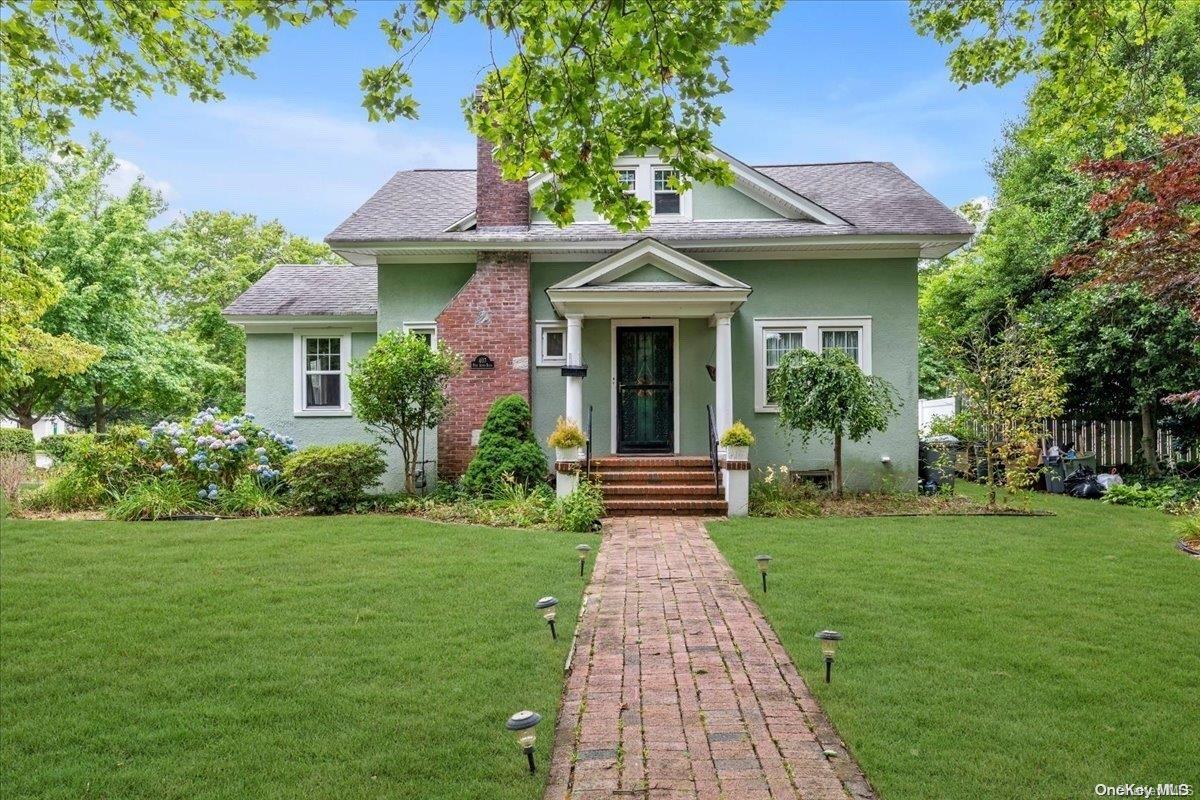 407 Pine Acres Boulevard