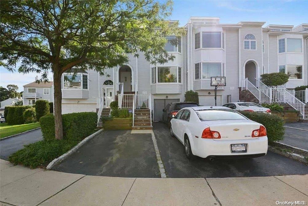 241-73 Oak Park Drive Unit: 130B