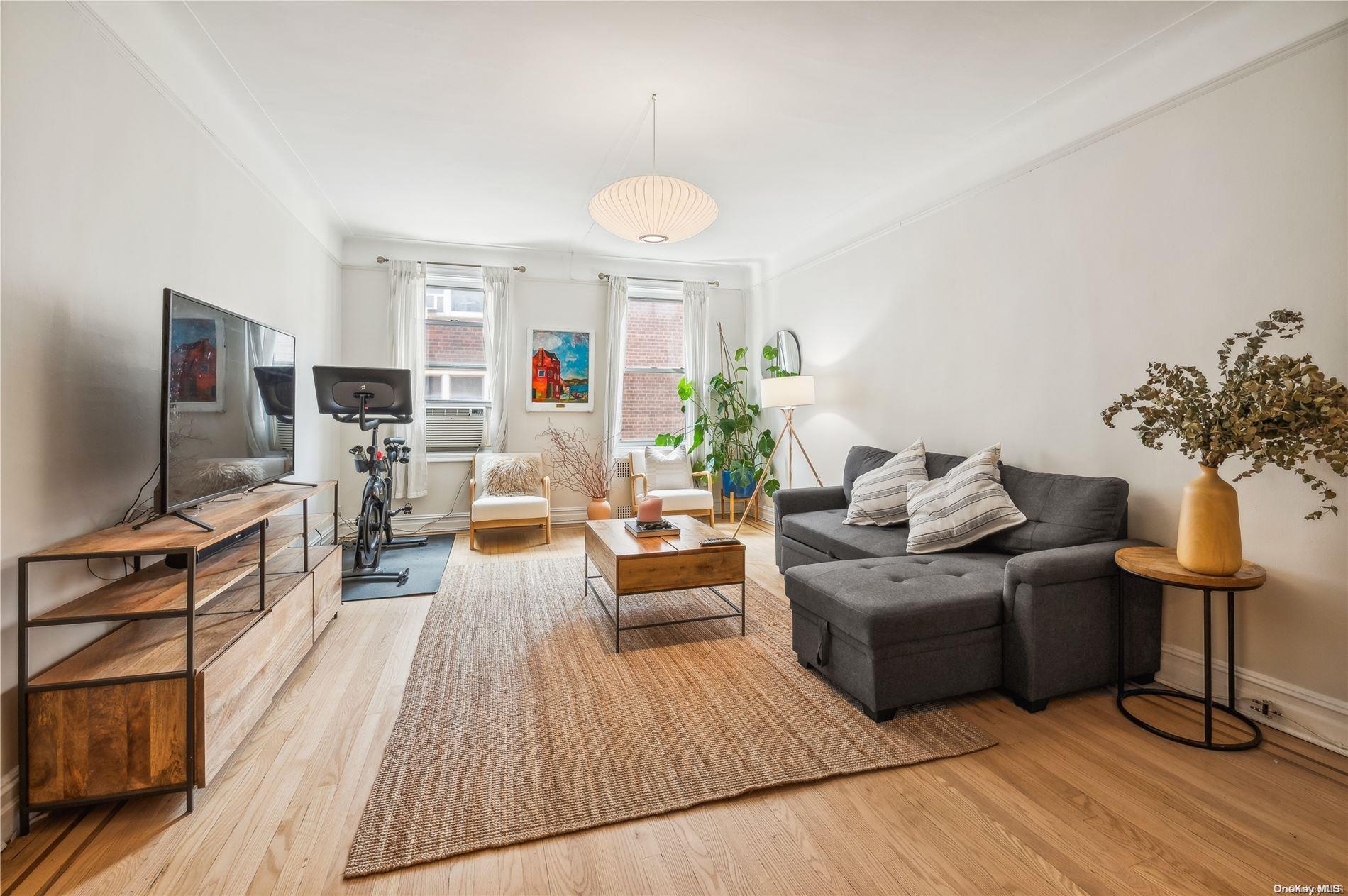 34-44 82nd Street Unit: 4H
