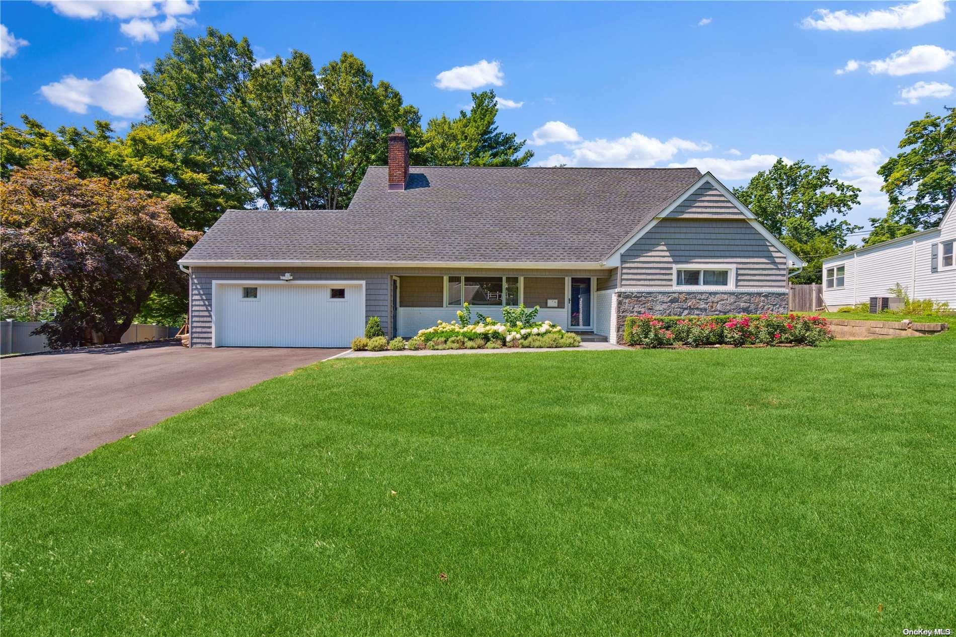 3 Stuart Drive W