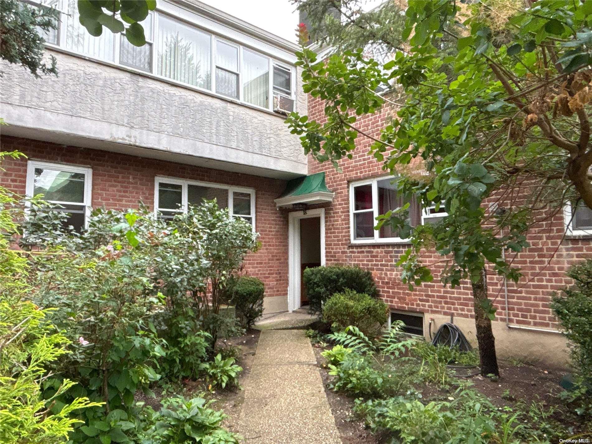 18 Dolphin Green Unit: F2F