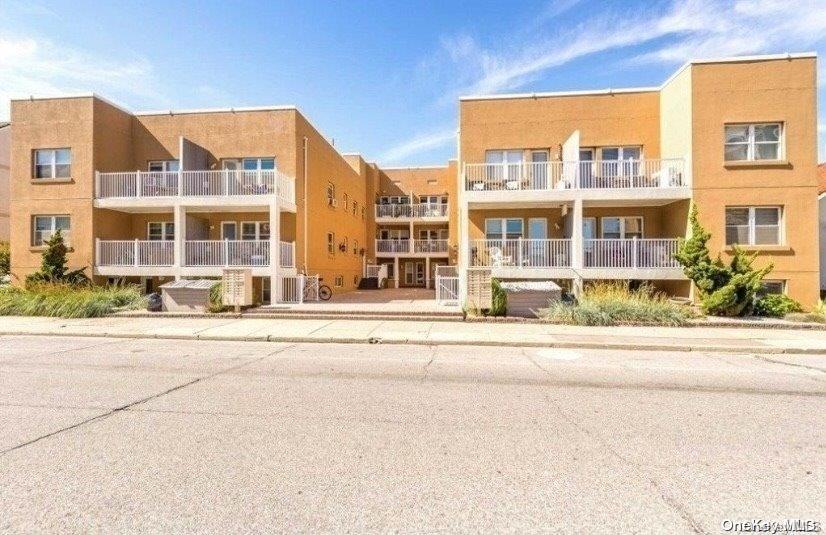 251 W Broadway Unit: 109