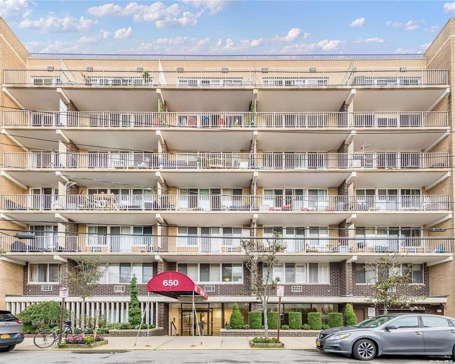 650 Shore Road Unit: 4Q