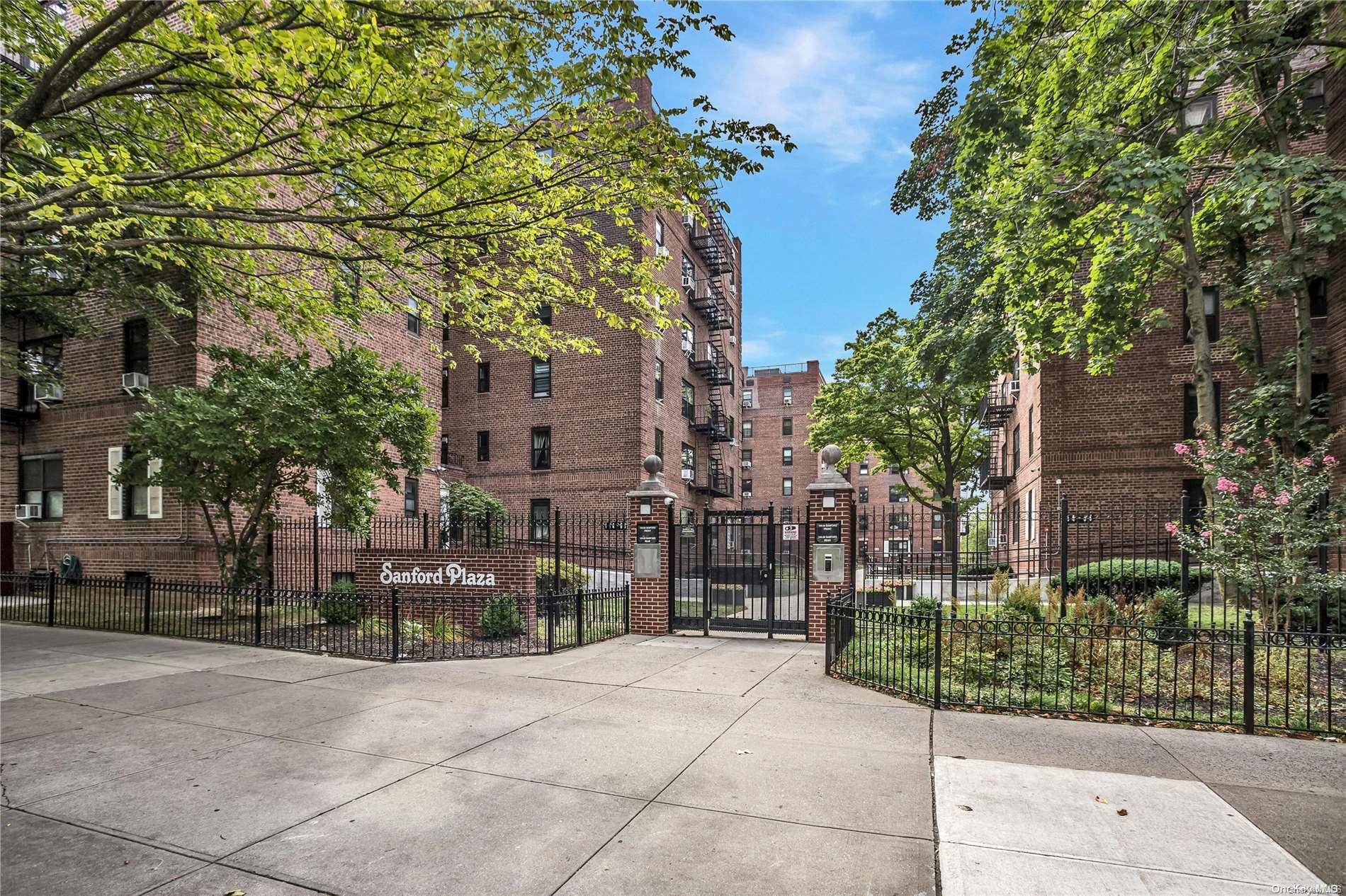 144-58 Sanford Avenue Unit: 54
