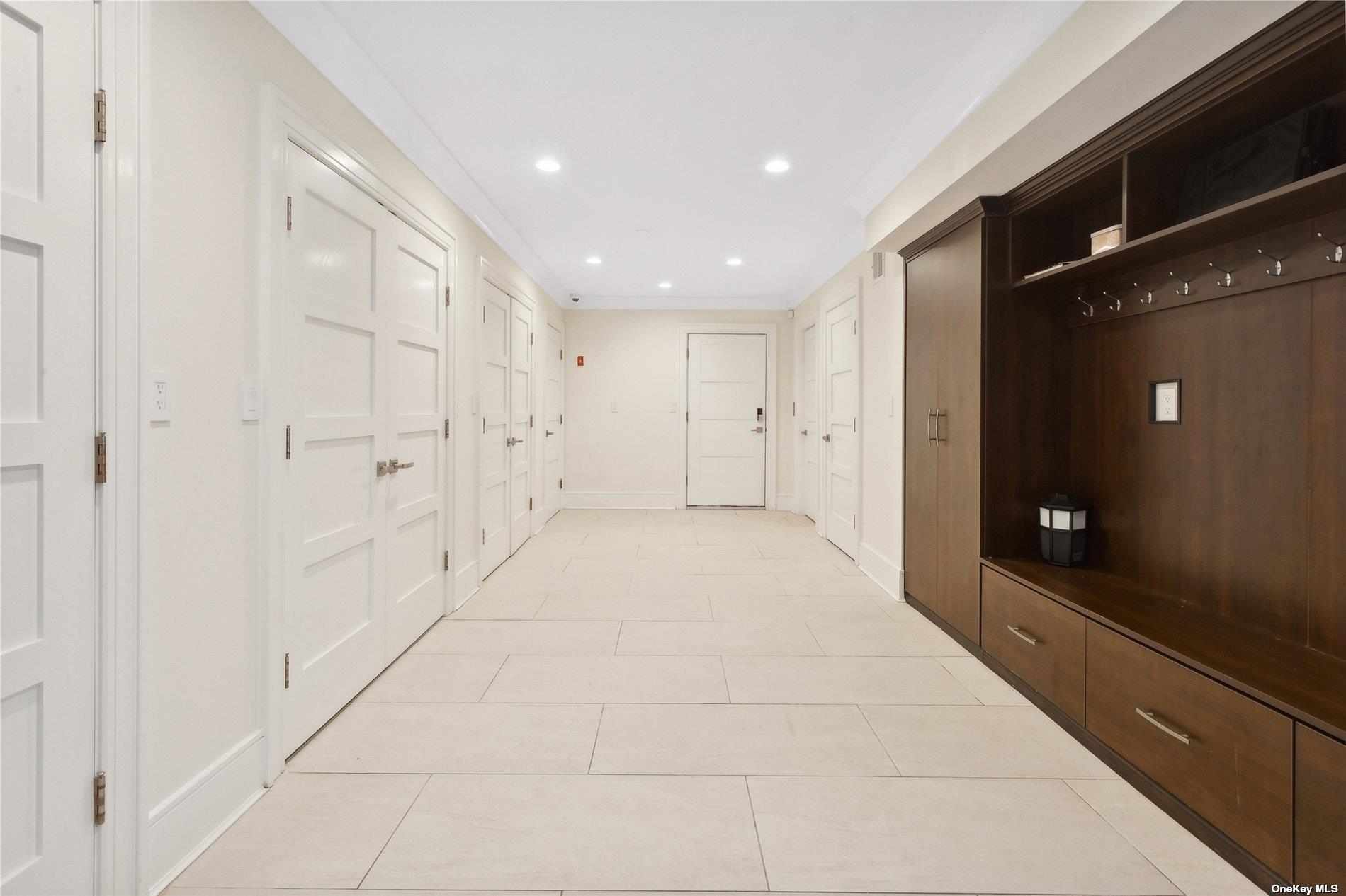 853 W Park Avenue