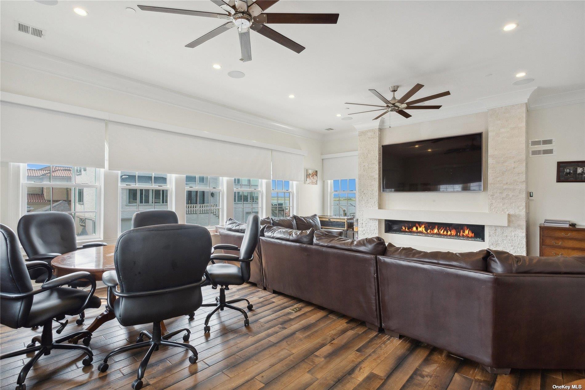 853 W Park Avenue