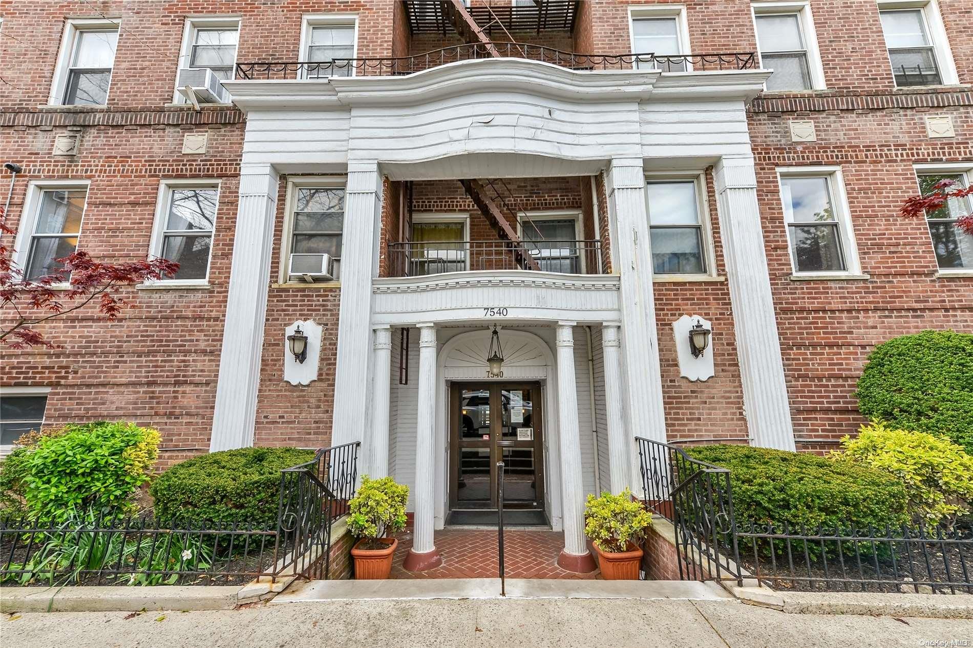 75-40 Austin Street Unit: 6AR