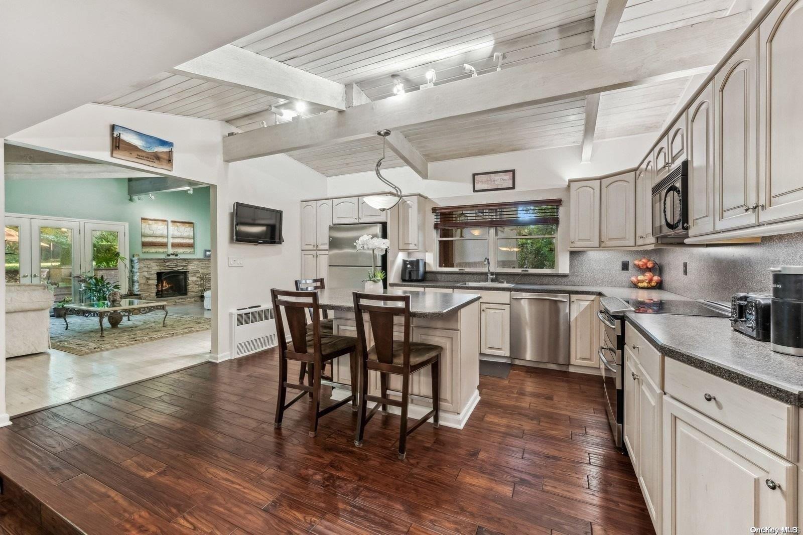 5 Gabriele Drive