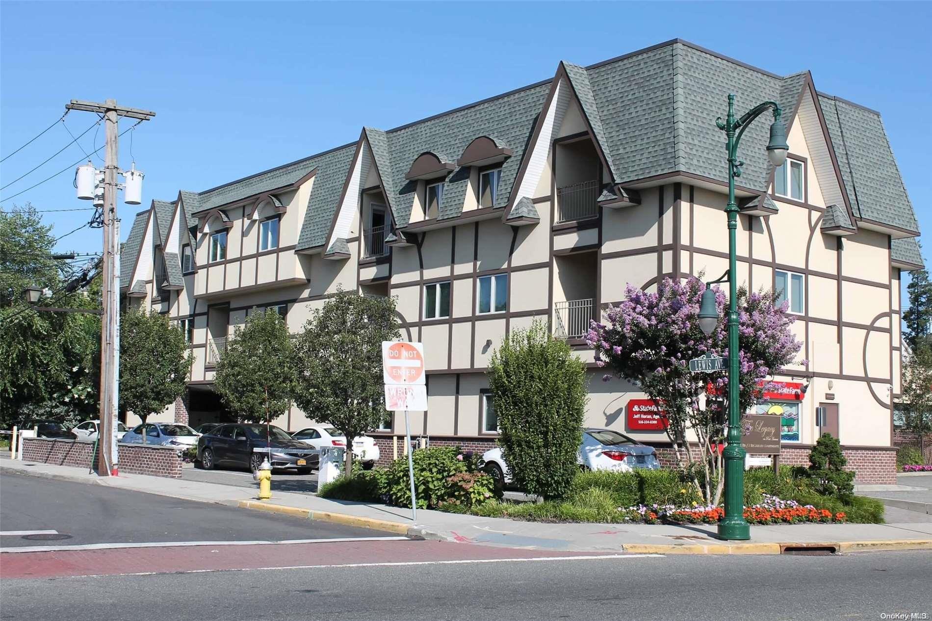 289 Post Ave Avenue Unit: 206