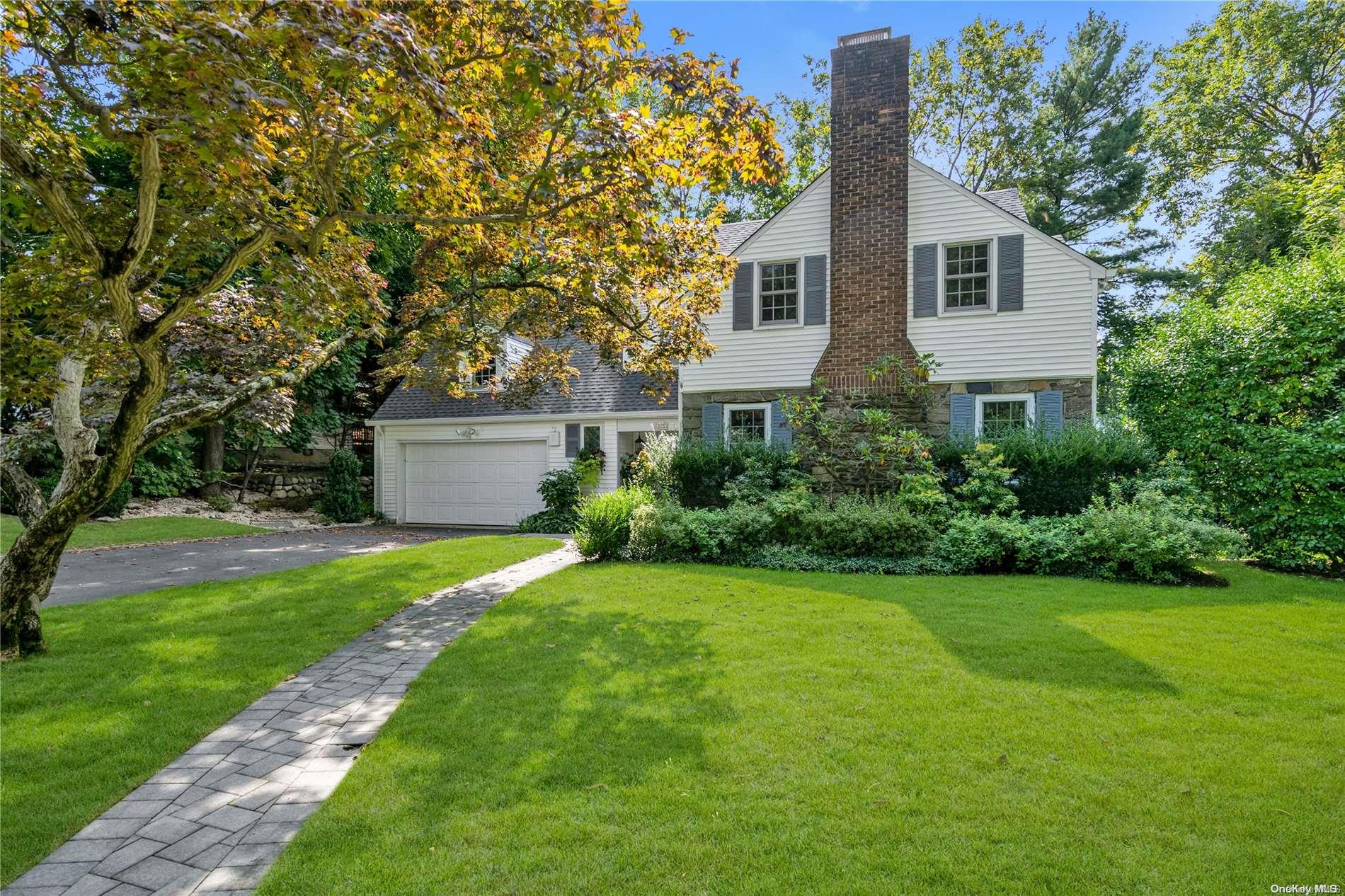 12 Alden Lane