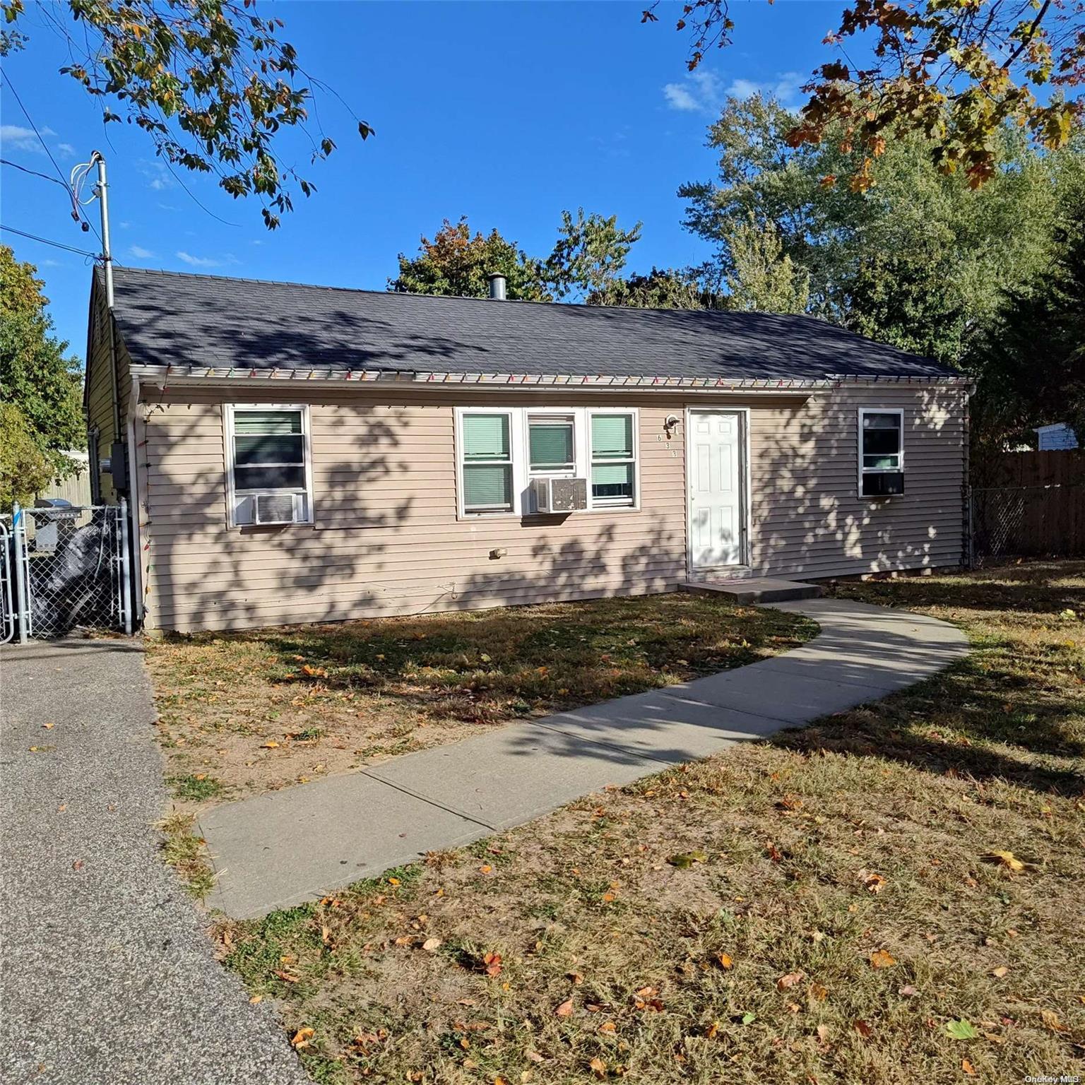 633 Hoffman Avenue