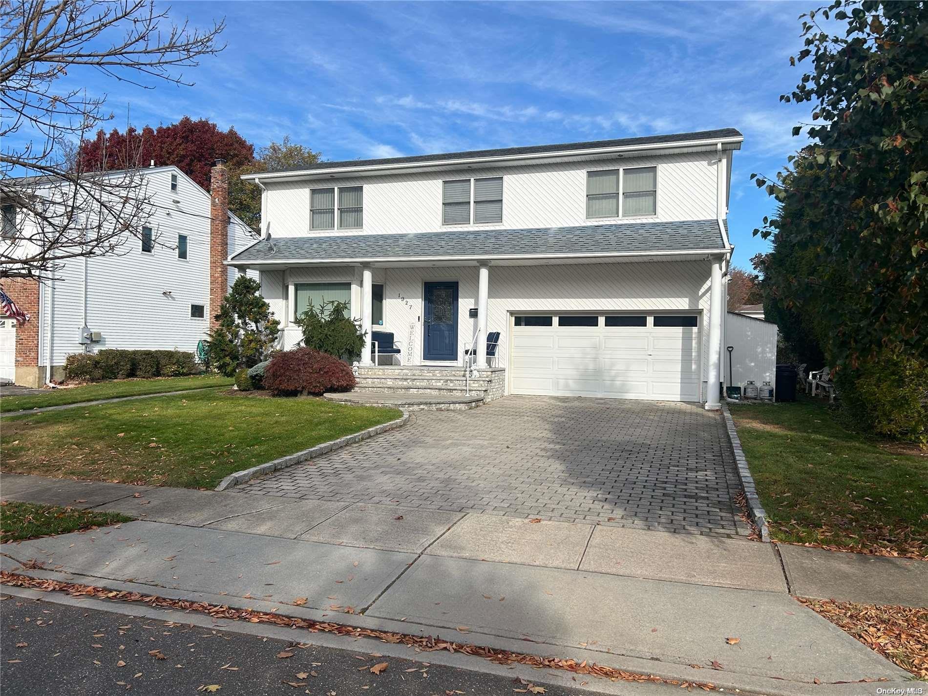 1927 Decatur Avenue