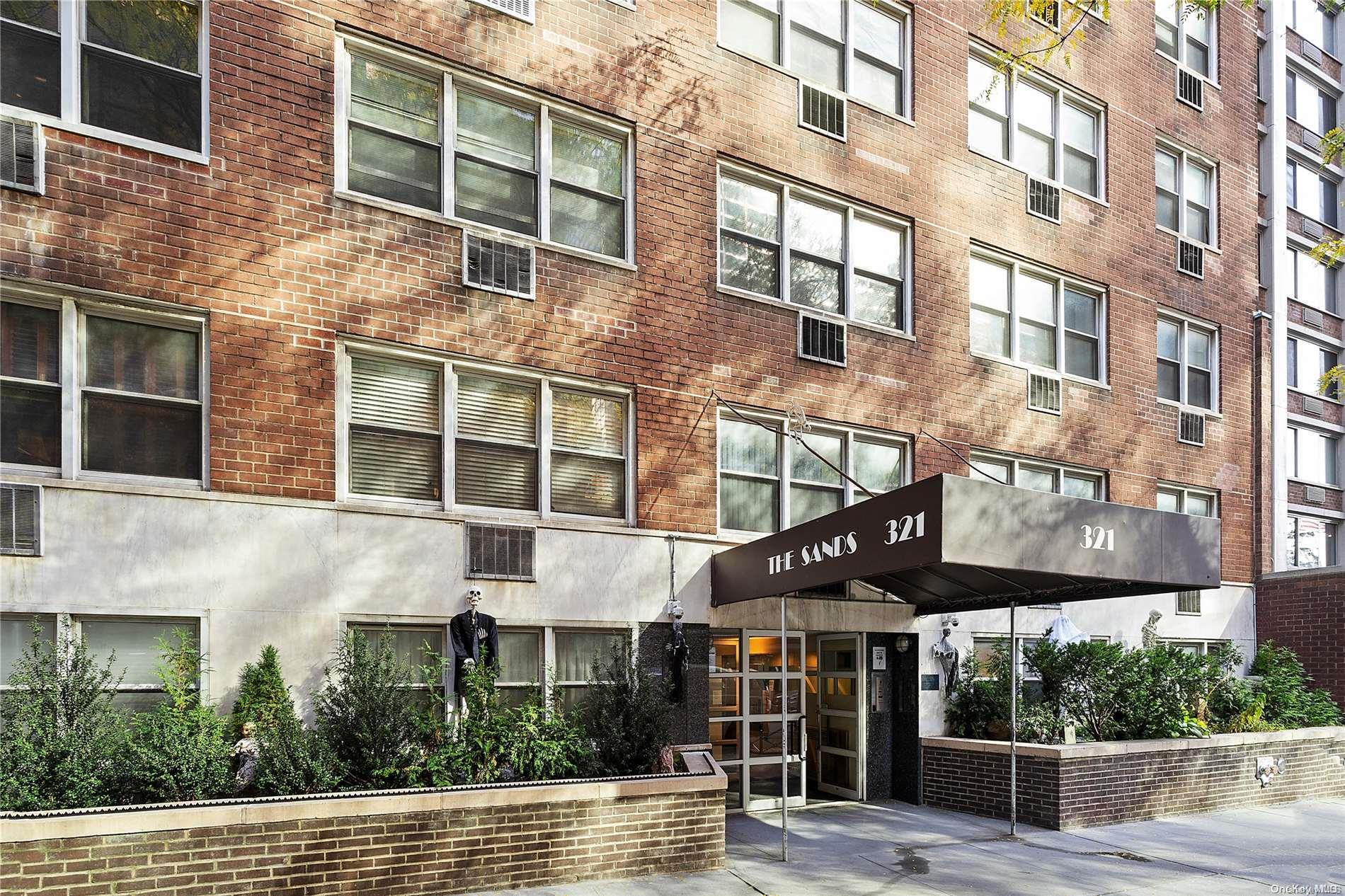 321 E 45th Street Unit: 10E