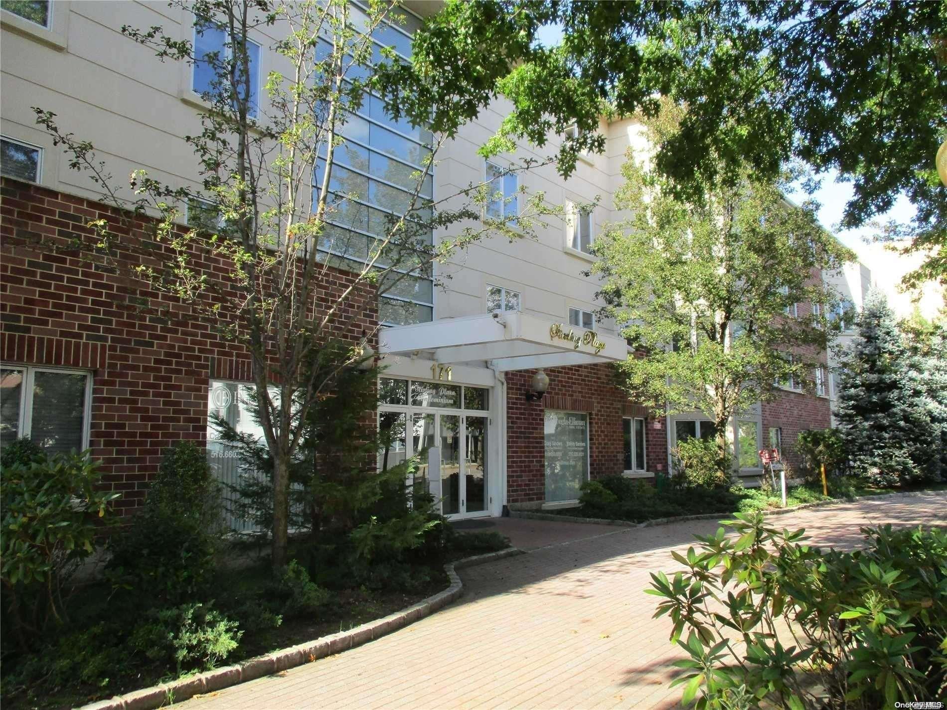 171 Great Neck Road Unit: 2 D