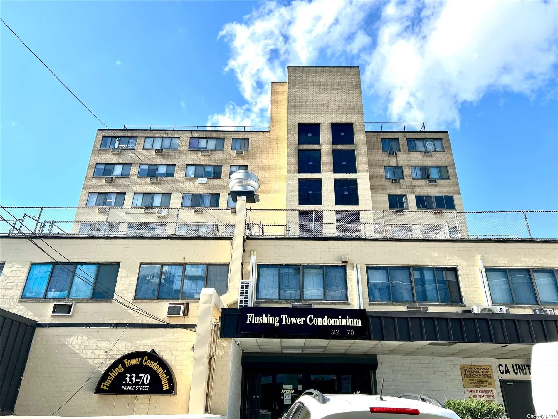 33-70 Prince Street Unit: 907