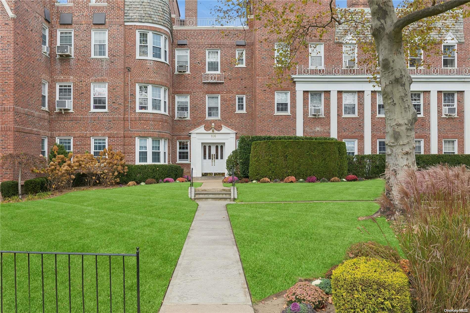 106 South Village Unit: 3B