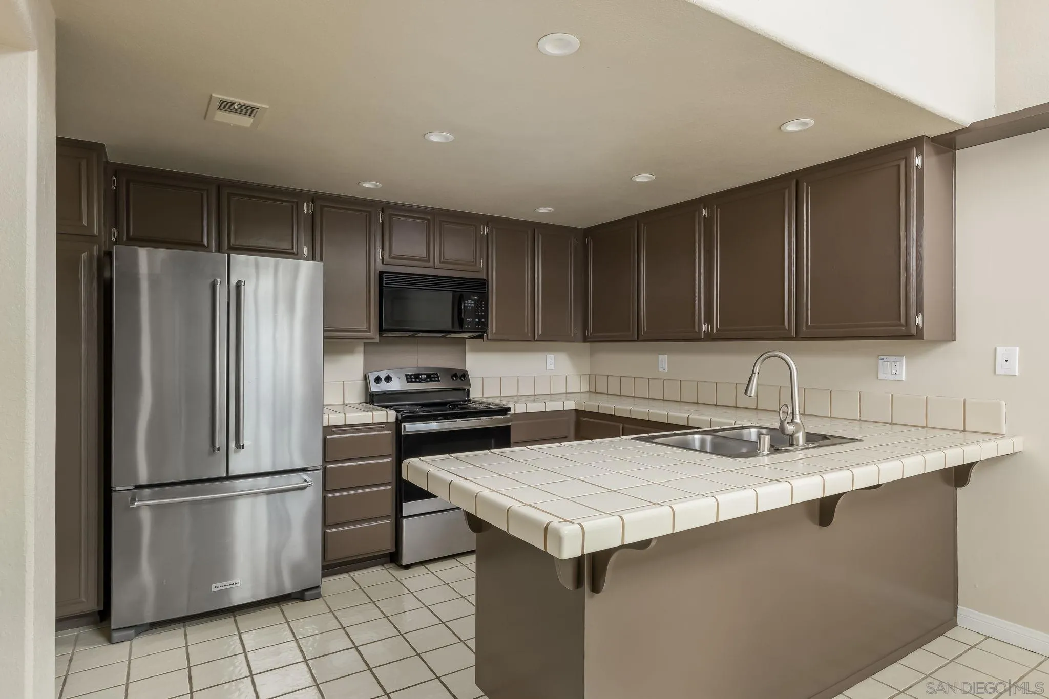 12107 Putting Green Row