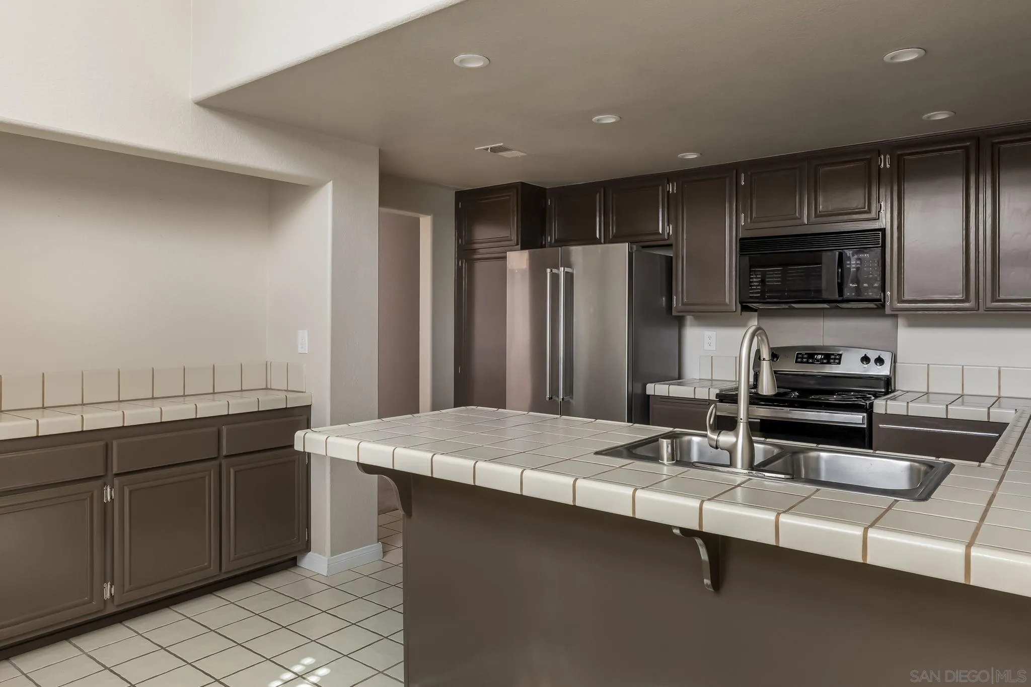 12107 Putting Green Row