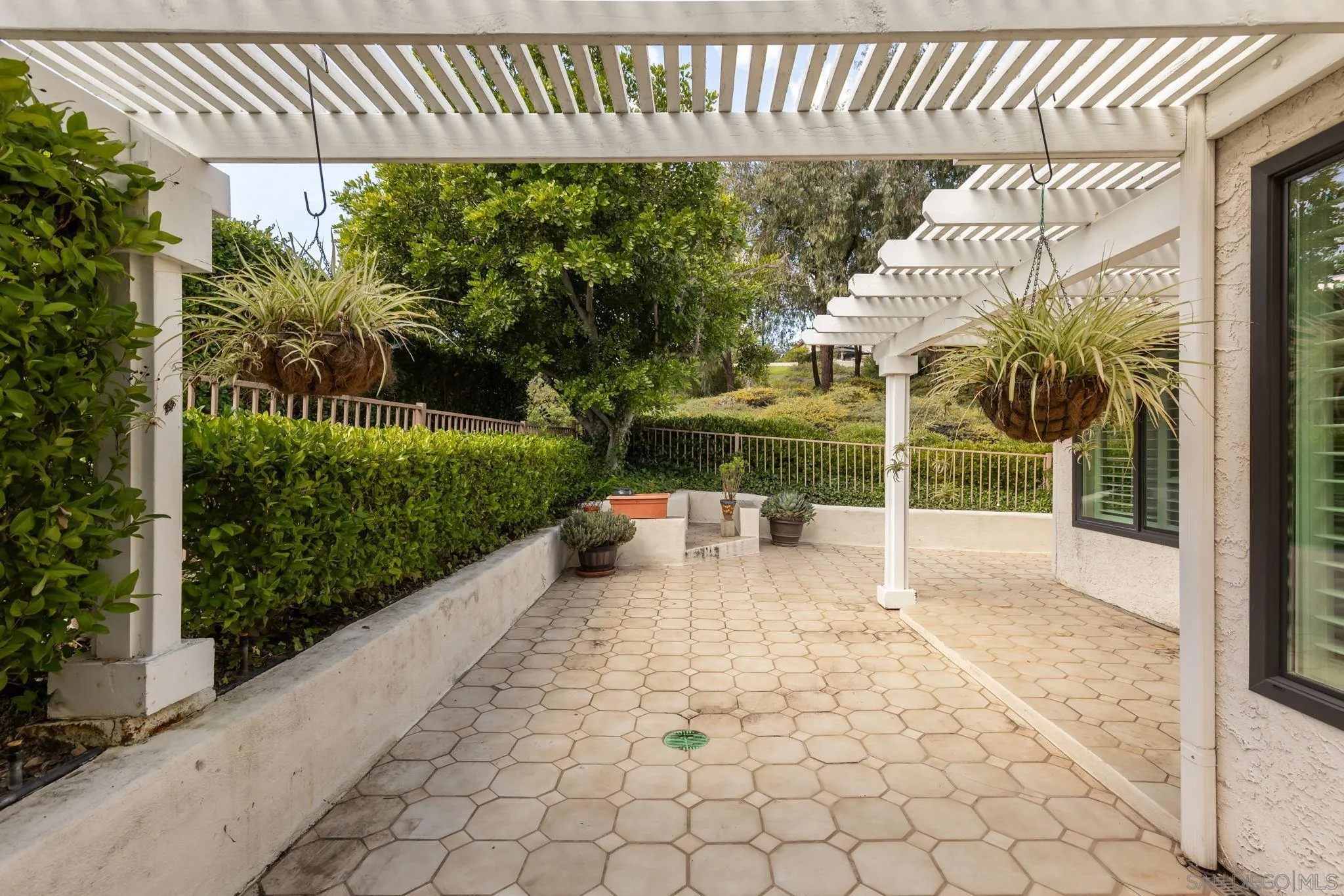 12107 Putting Green Row