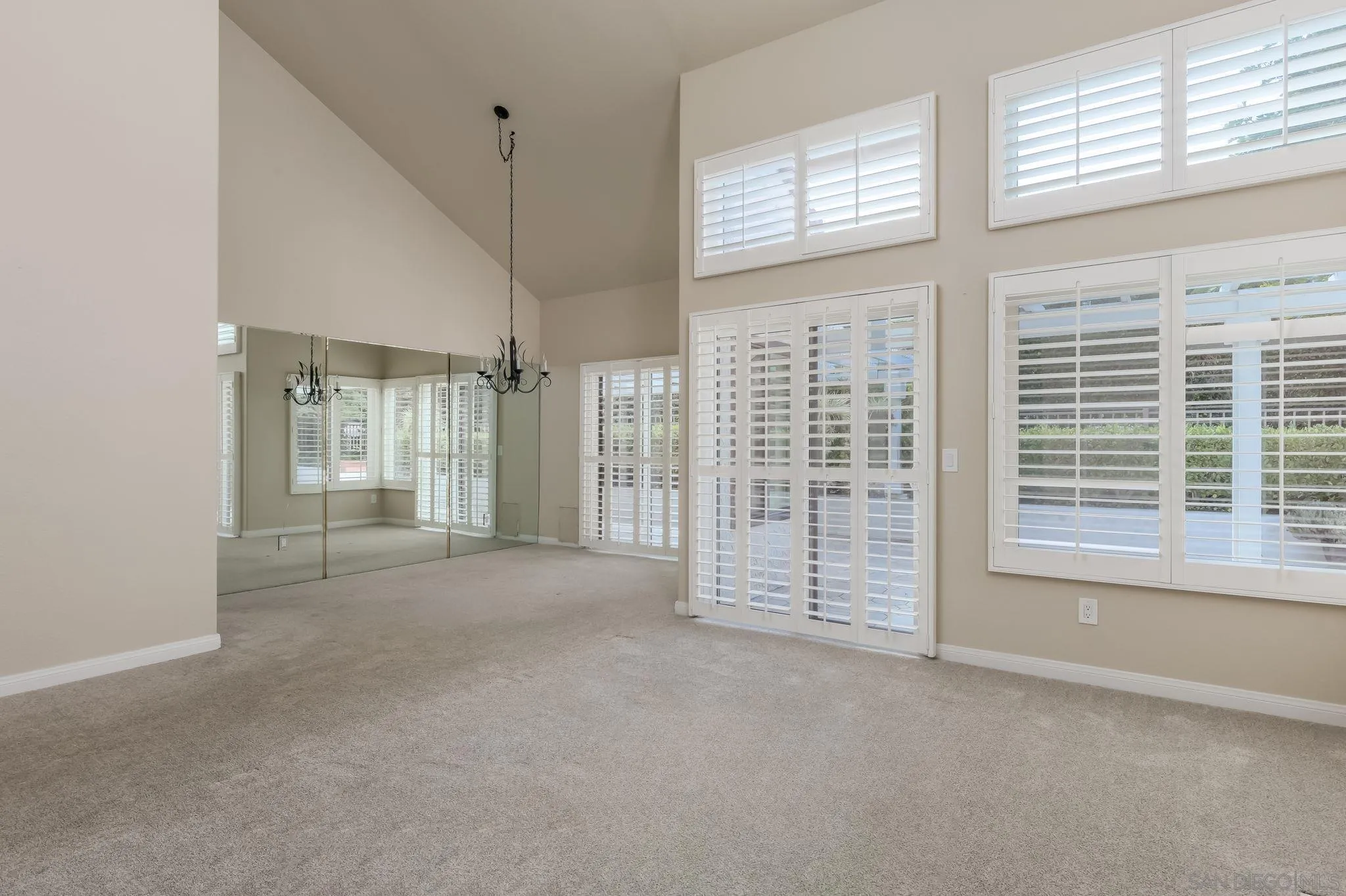 12107 Putting Green Row