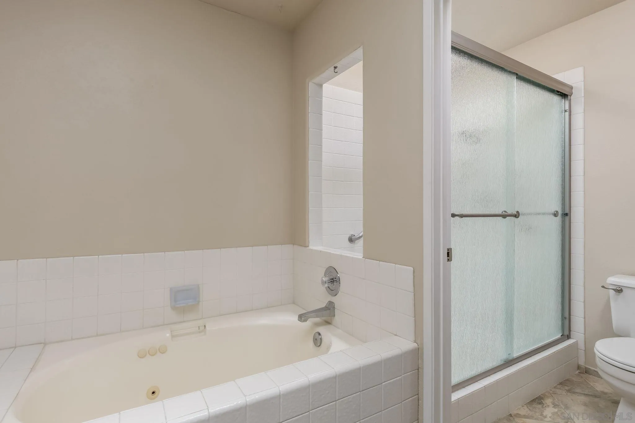 12107 Putting Green Row