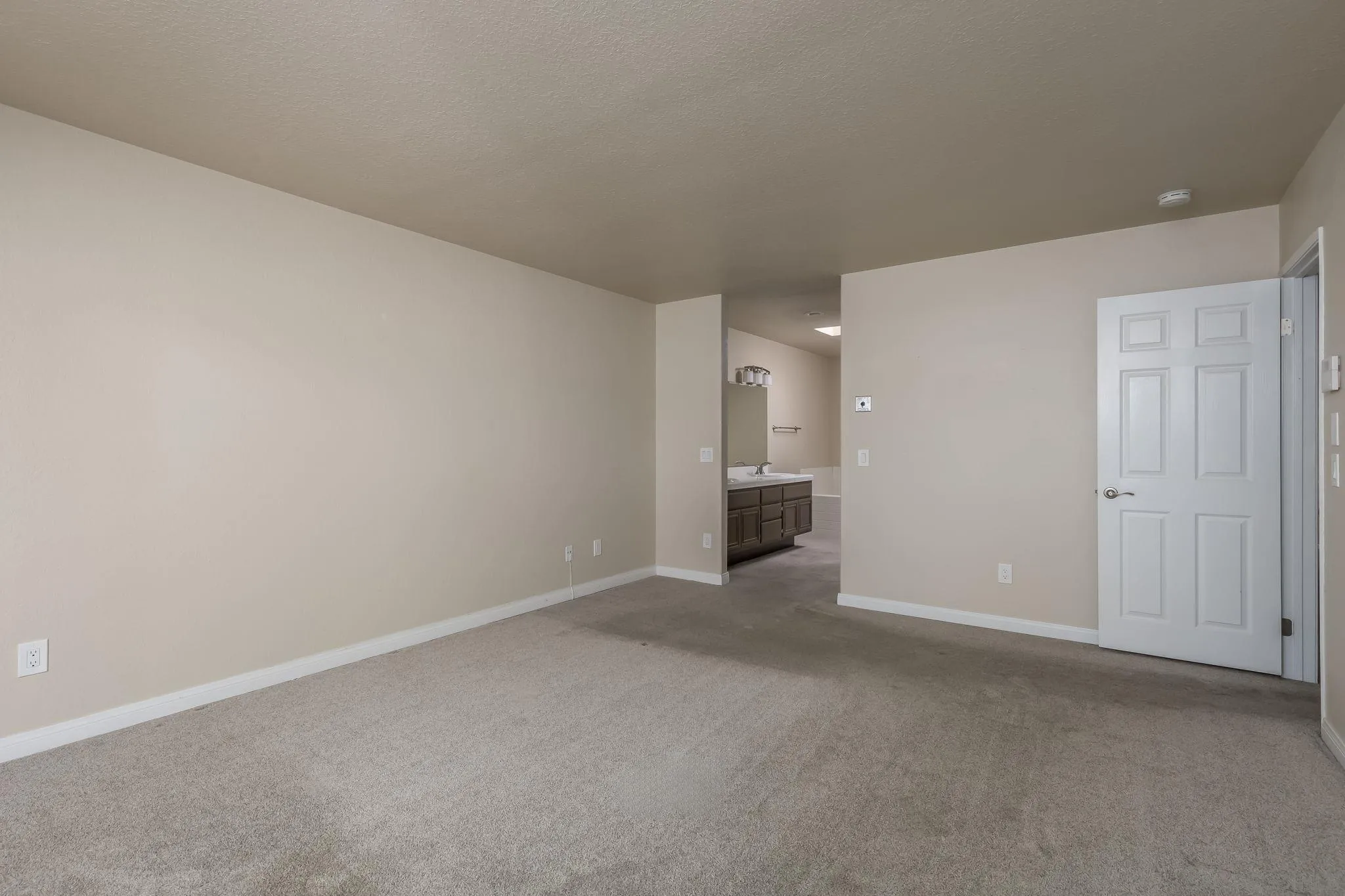 12107 Putting Green Row